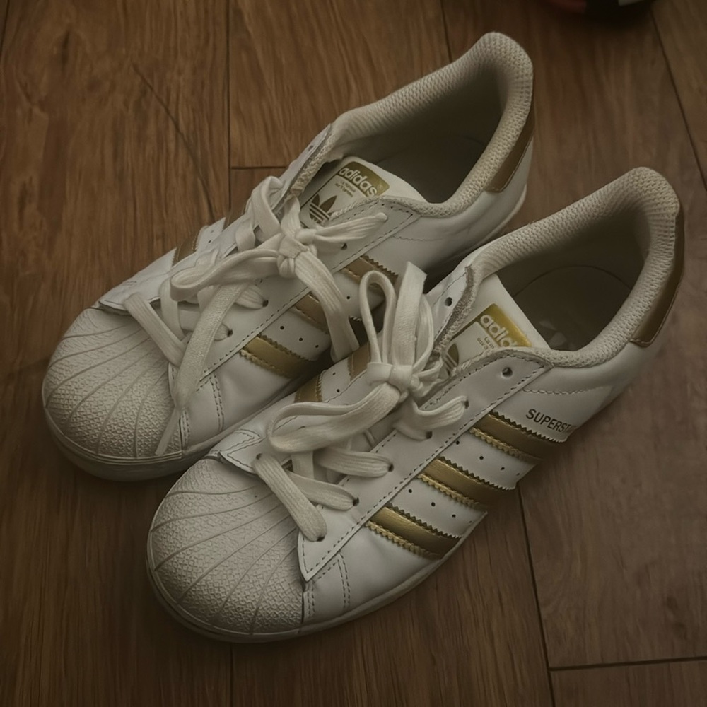 Adidas. White and gold rockstar. Size 7